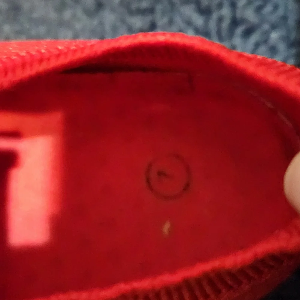 Sneakers - Picture 5 of 7